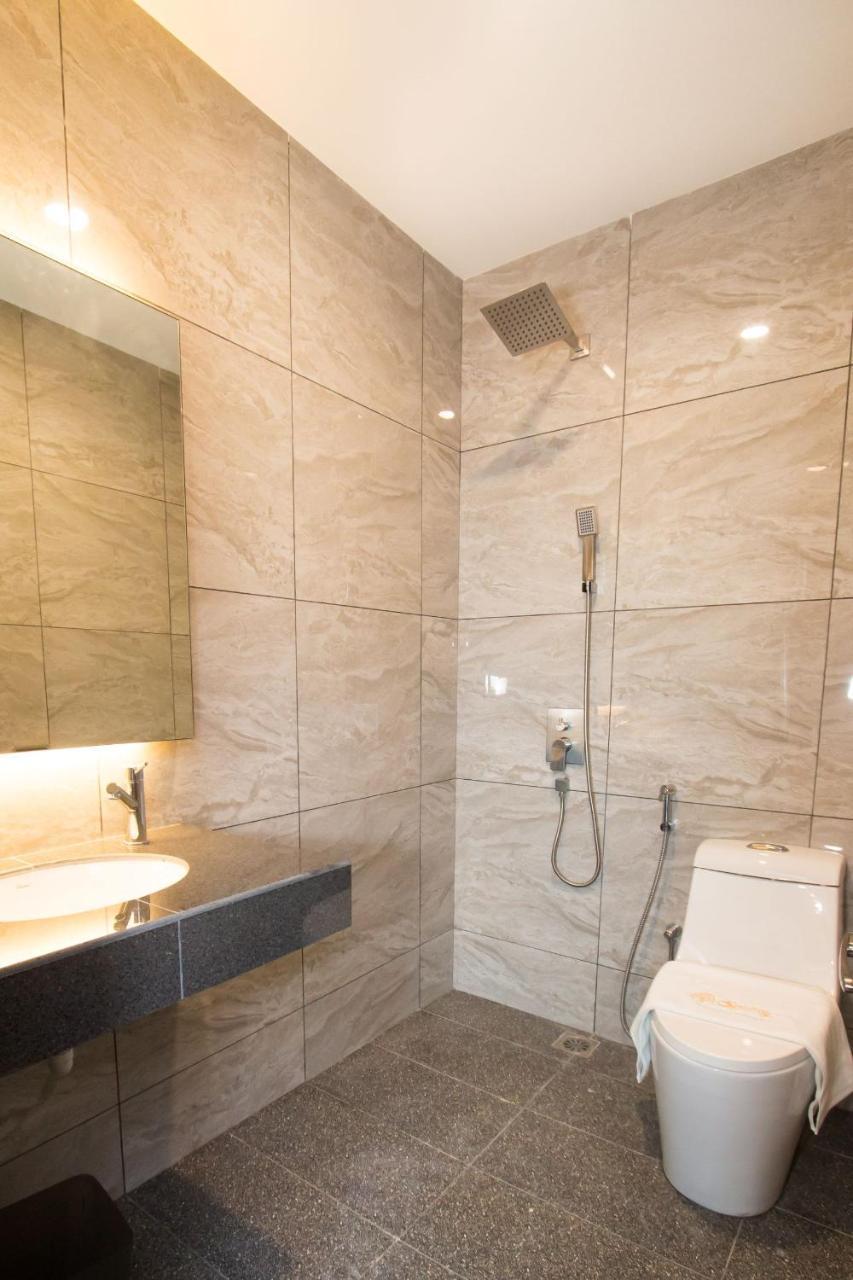 Spring Season Hotel Muar Εξωτερικό φωτογραφία