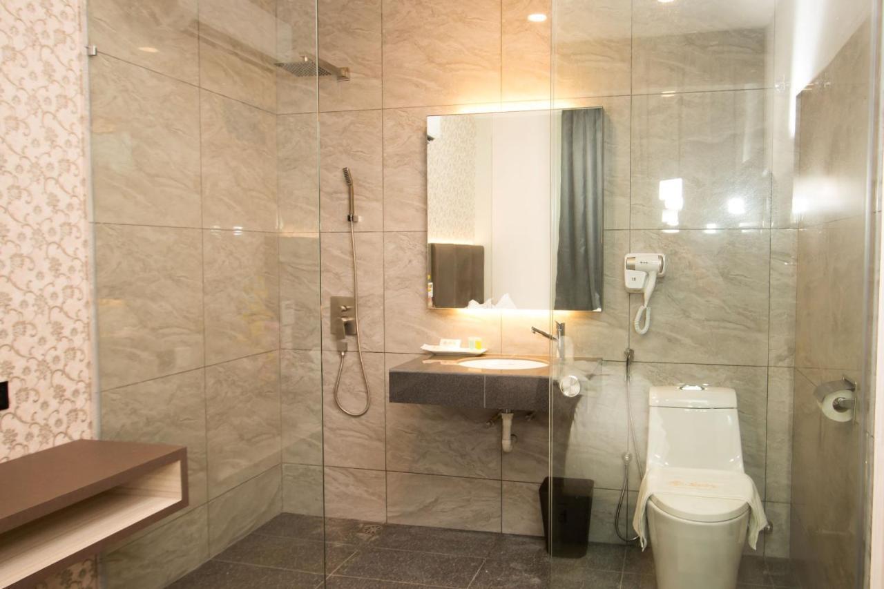 Spring Season Hotel Muar Εξωτερικό φωτογραφία